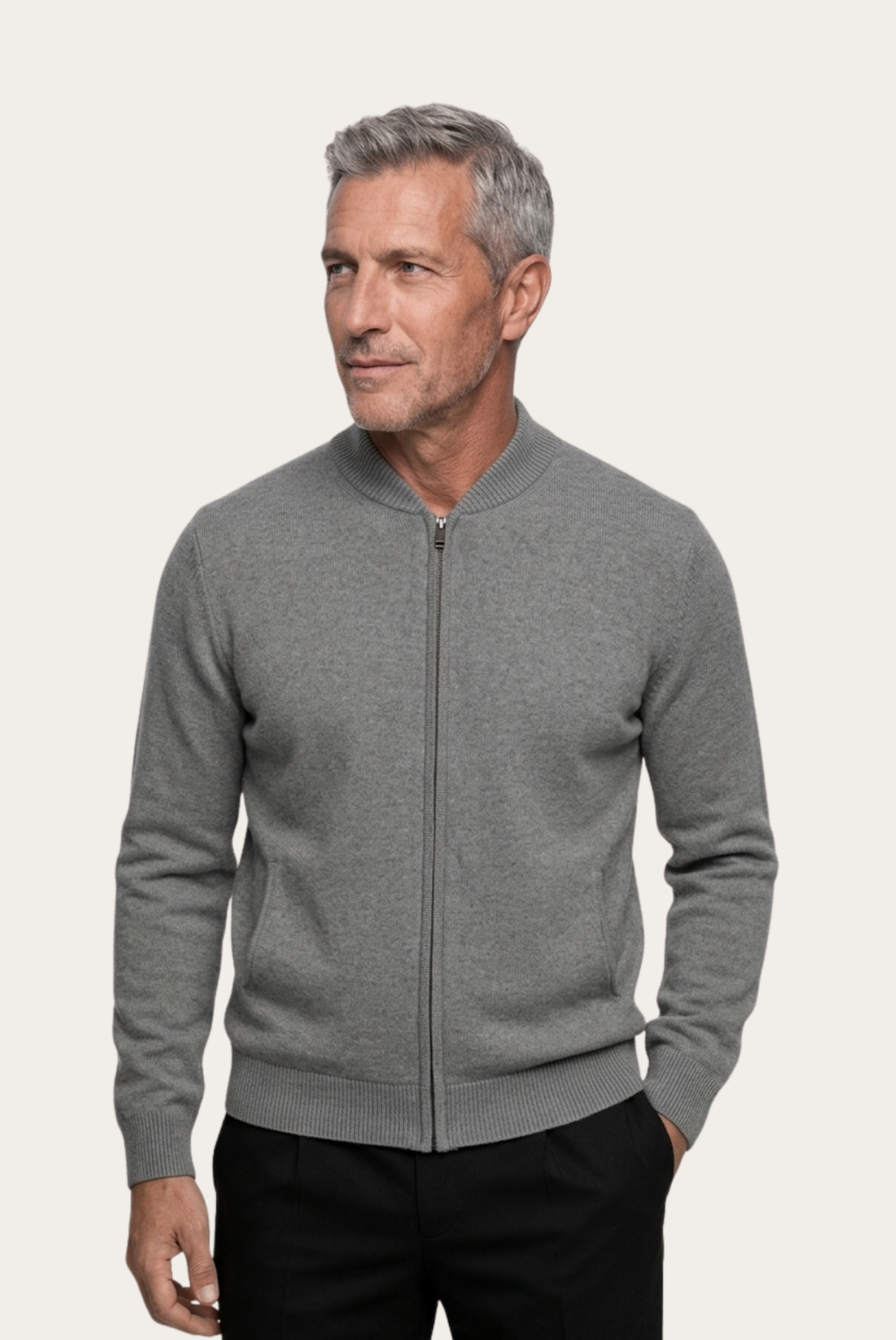 Grauer Kaschmirpullover