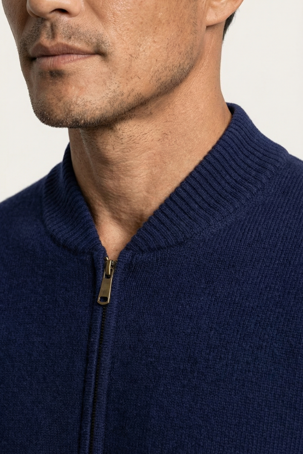 Marineblauer Kaschmirpullover