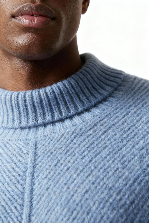 سترة كشمير زرقاء محبوكة بخطوط بارزة