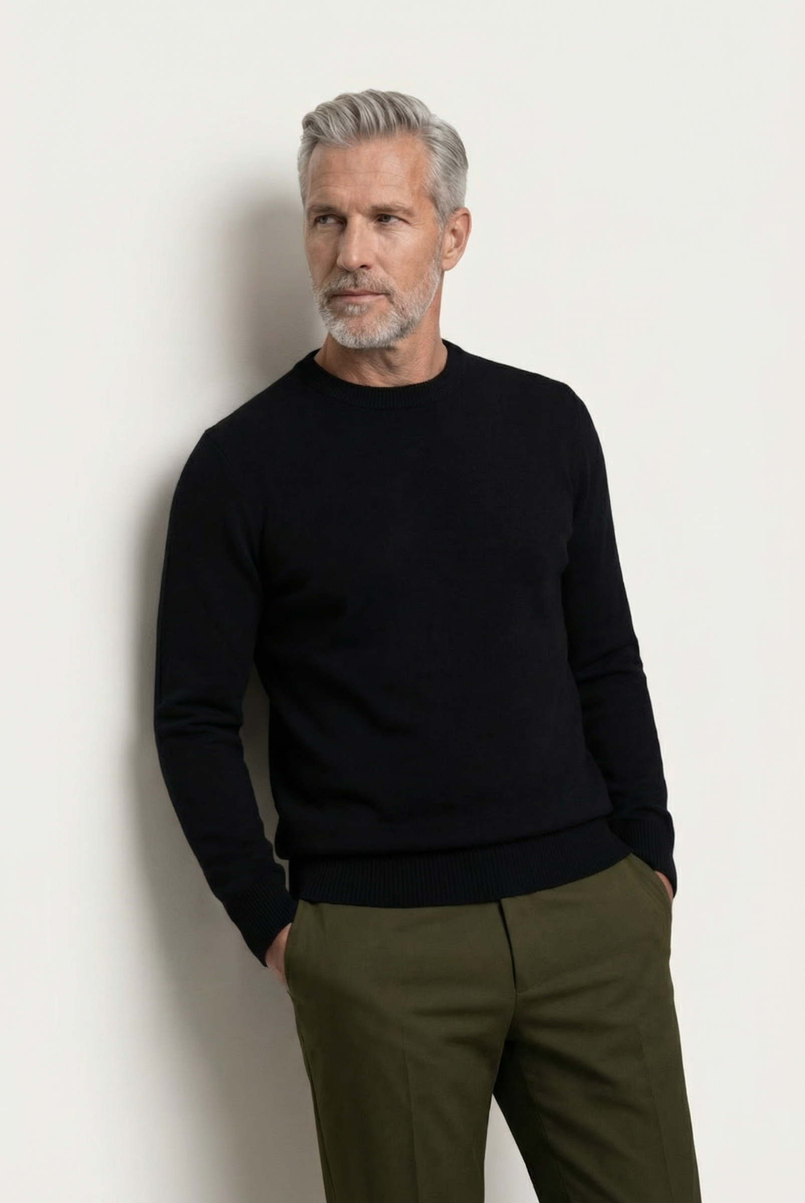 Schwarzer Kaschmir-Pullover mit Rundhalsausschnitt