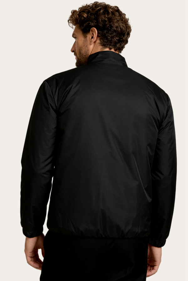 Schwarzer Windbreaker