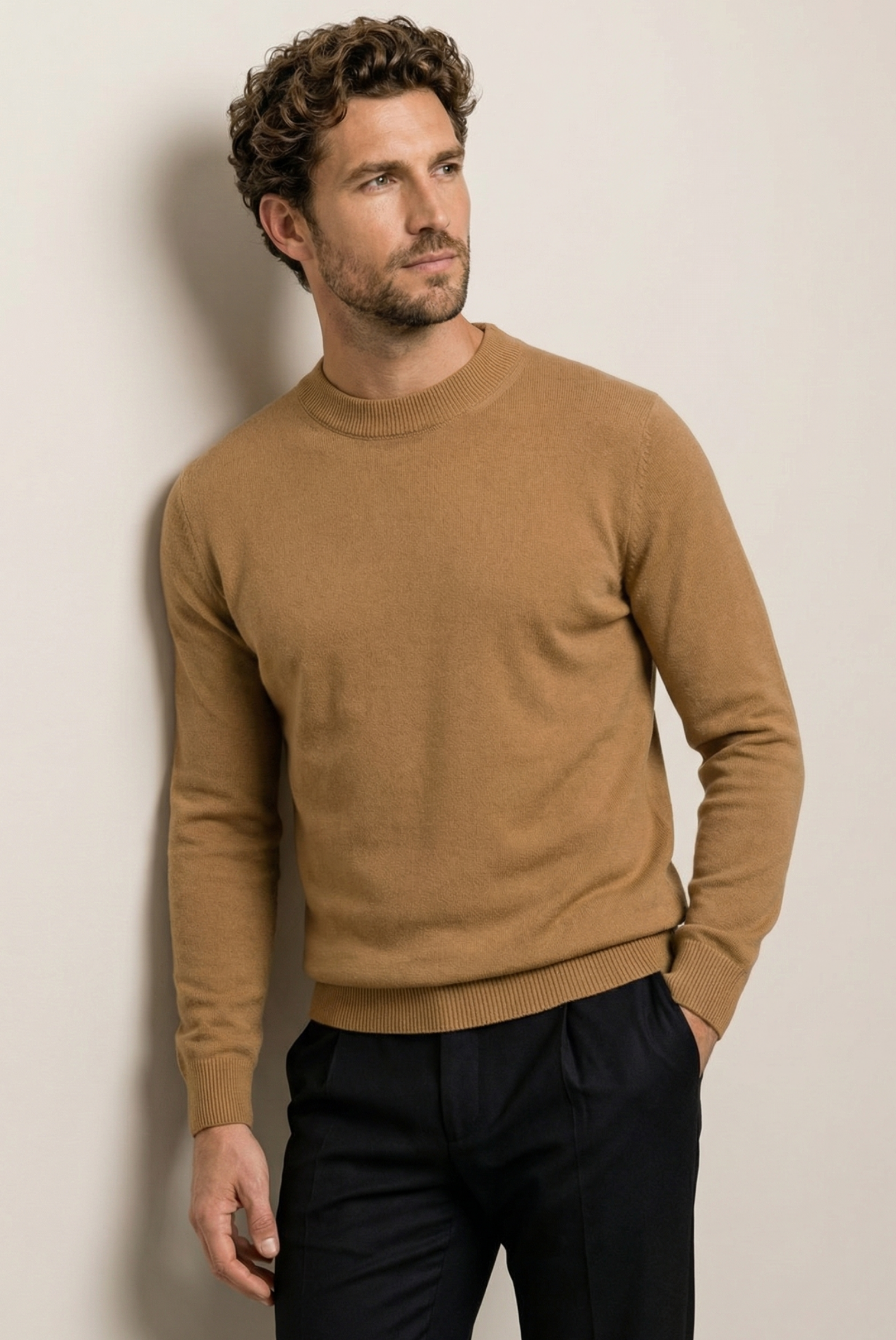 Brauner Wollpullover mit Rundhalsausschnitt