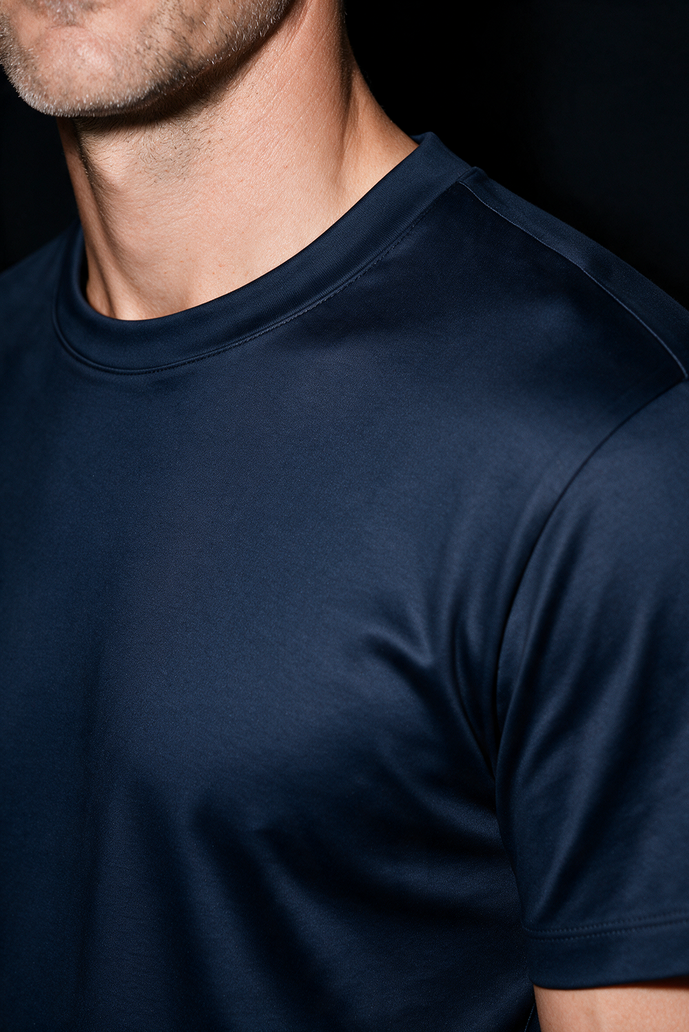 Marineblaues Imperial-T-Shirt